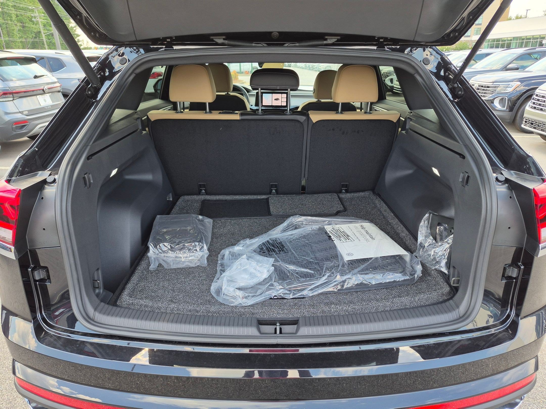 New 2026 Volkswagen Atlas Cross Sport SE FWD image 30