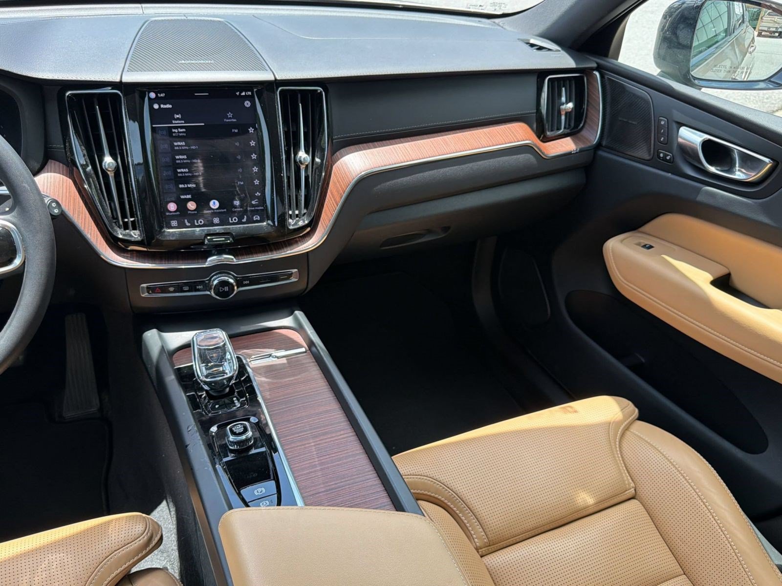 Certified 2024 Volvo XC60 B5 Ultimate AWD/4WD image 27