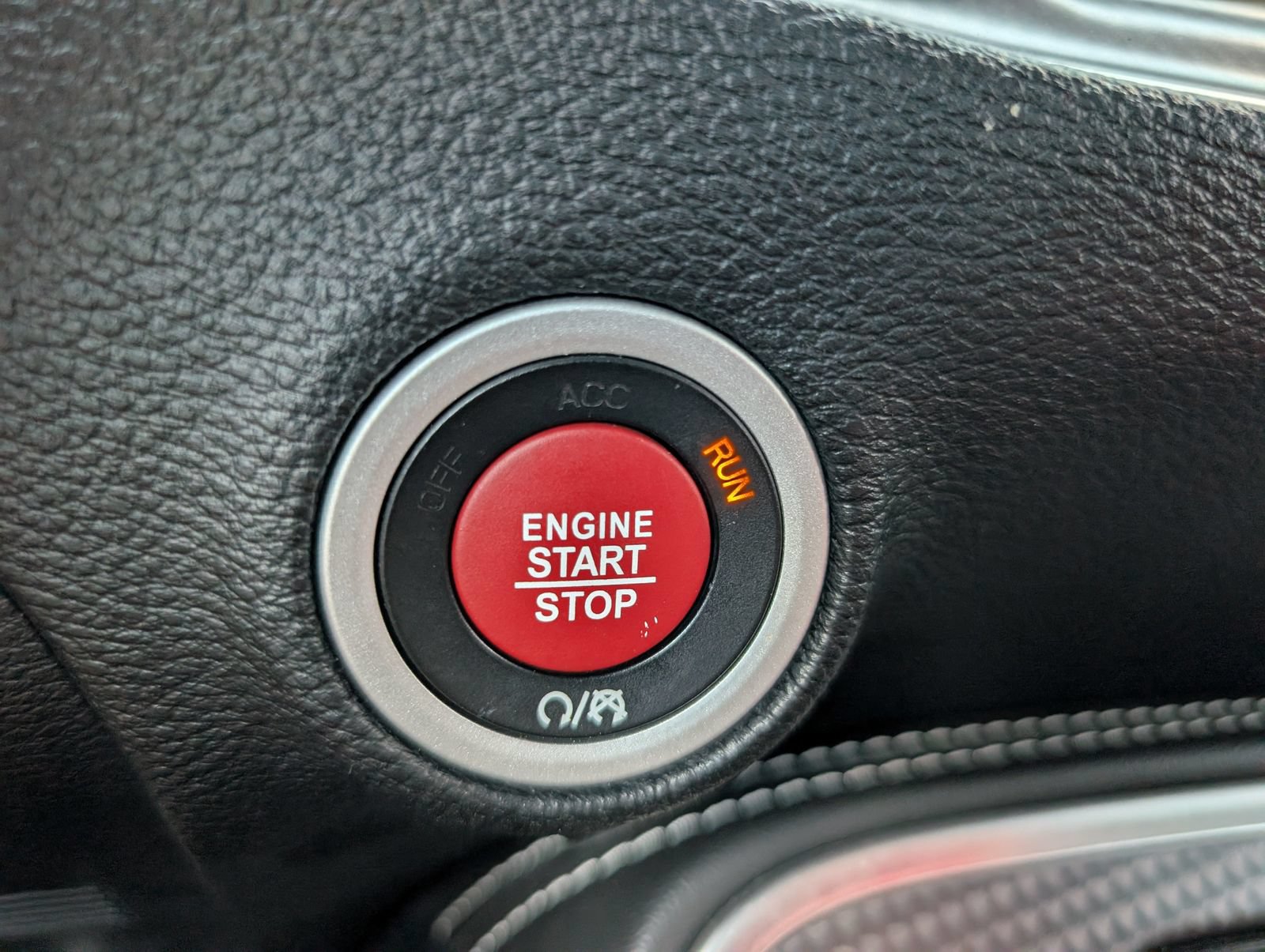 Used 2016 Dodge Challenger SRT Hellcat RWD image 18
