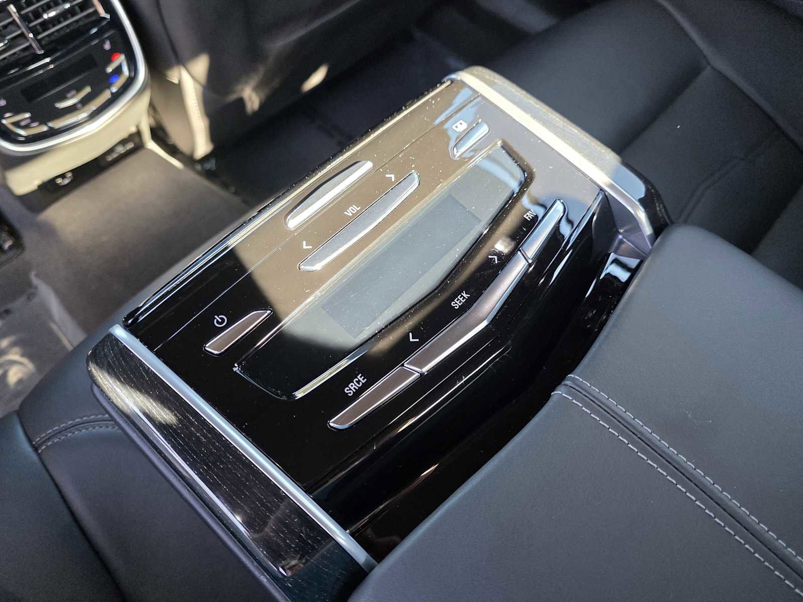 Used 2018 Cadillac XTS Platinum image 18