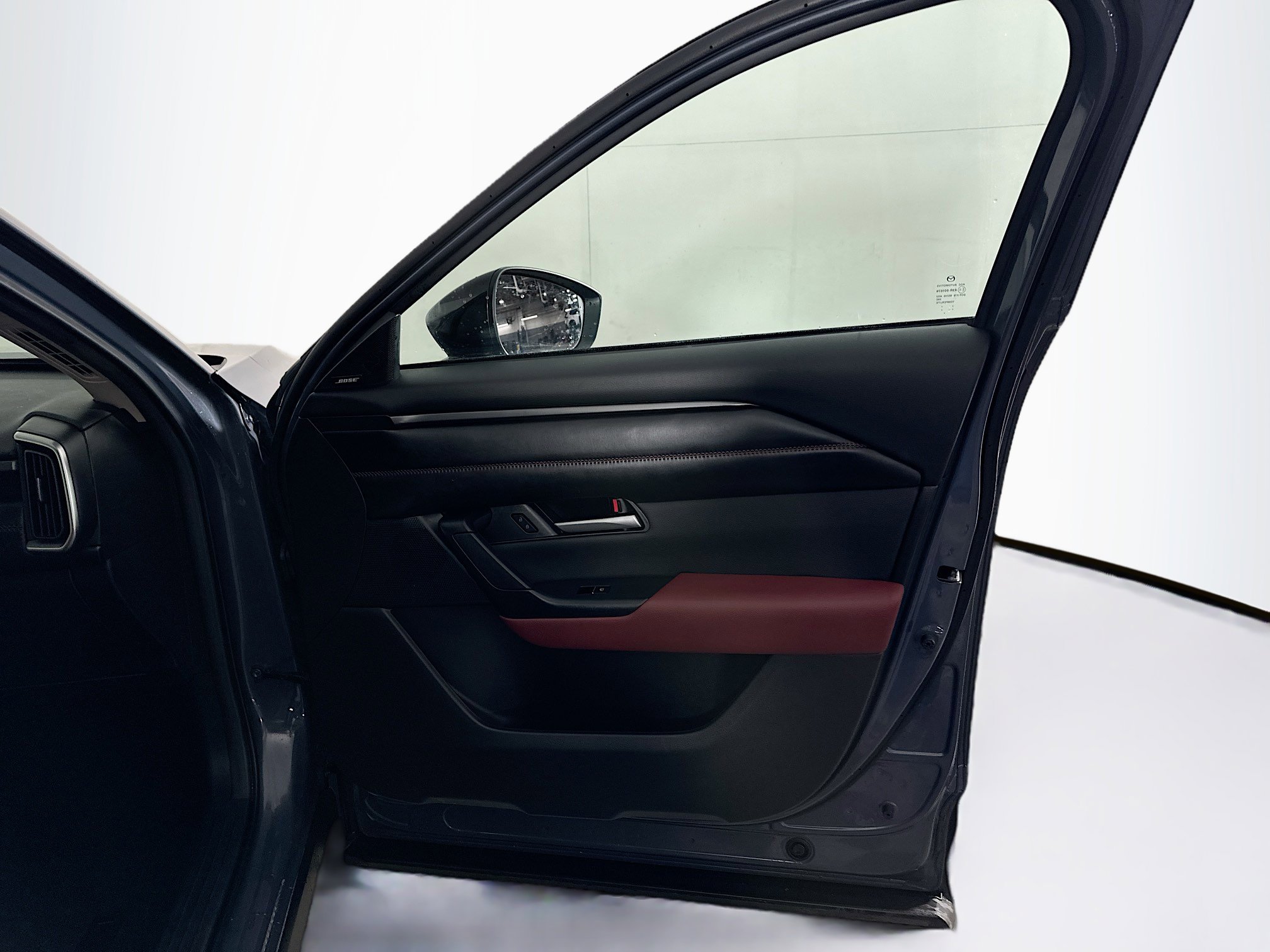 Used 2025 MAZDA CX-50 AWD 2.5 Hybrid w/ Premium Pkg image 31