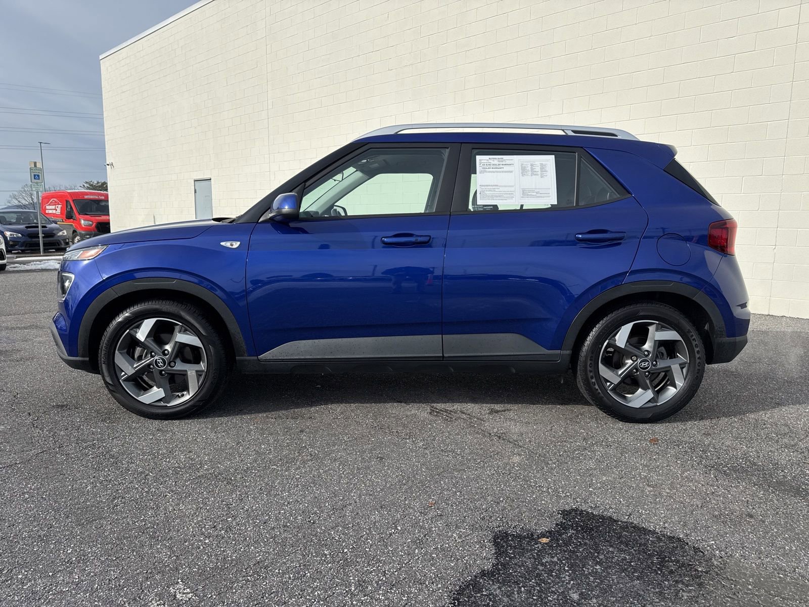 Used 2022 Hyundai Venue Limited w/ Cargo Package image 4