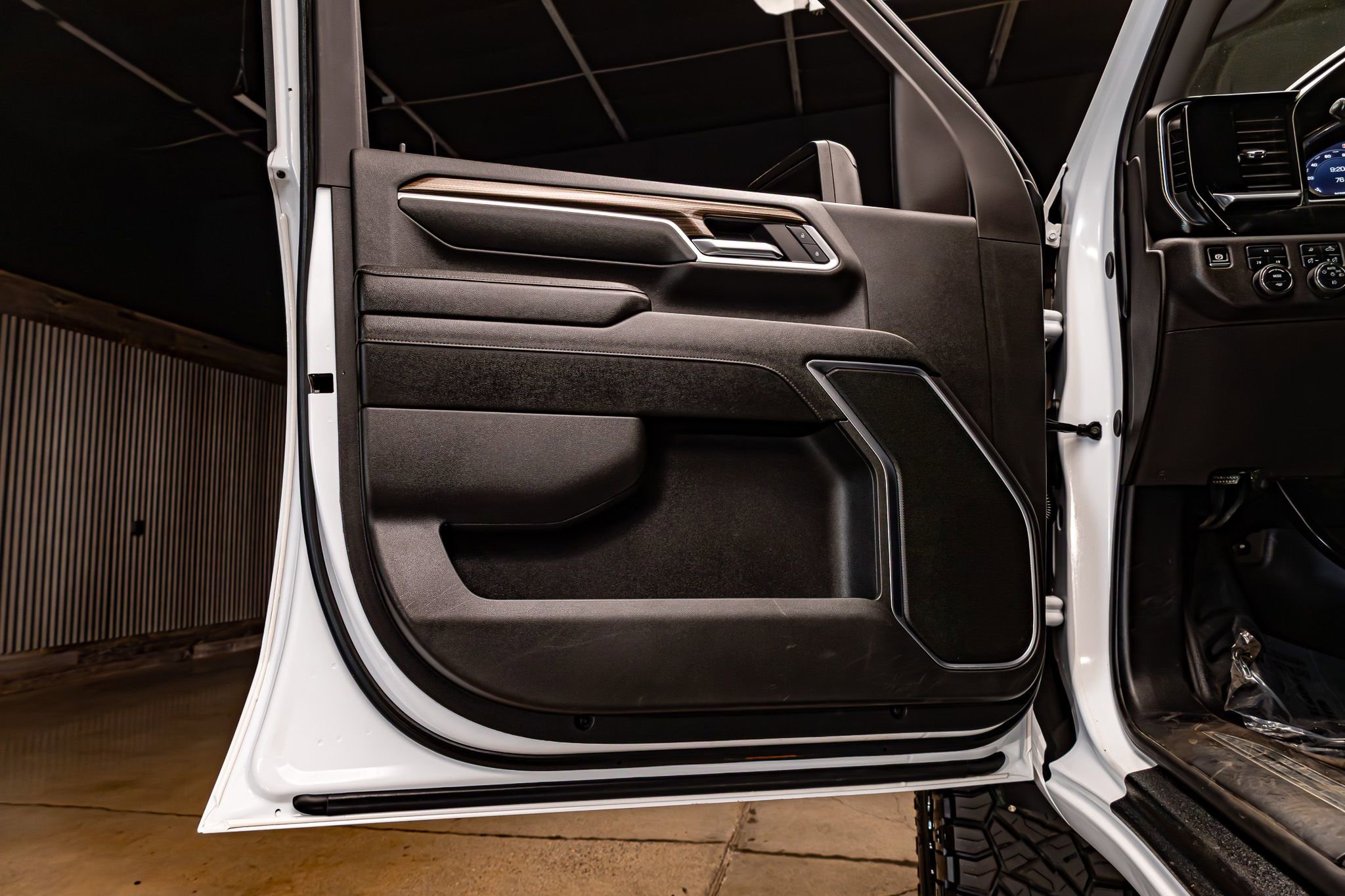 Used 2024 Chevrolet Silverado 3500 LT w/ Convenience Package image 30