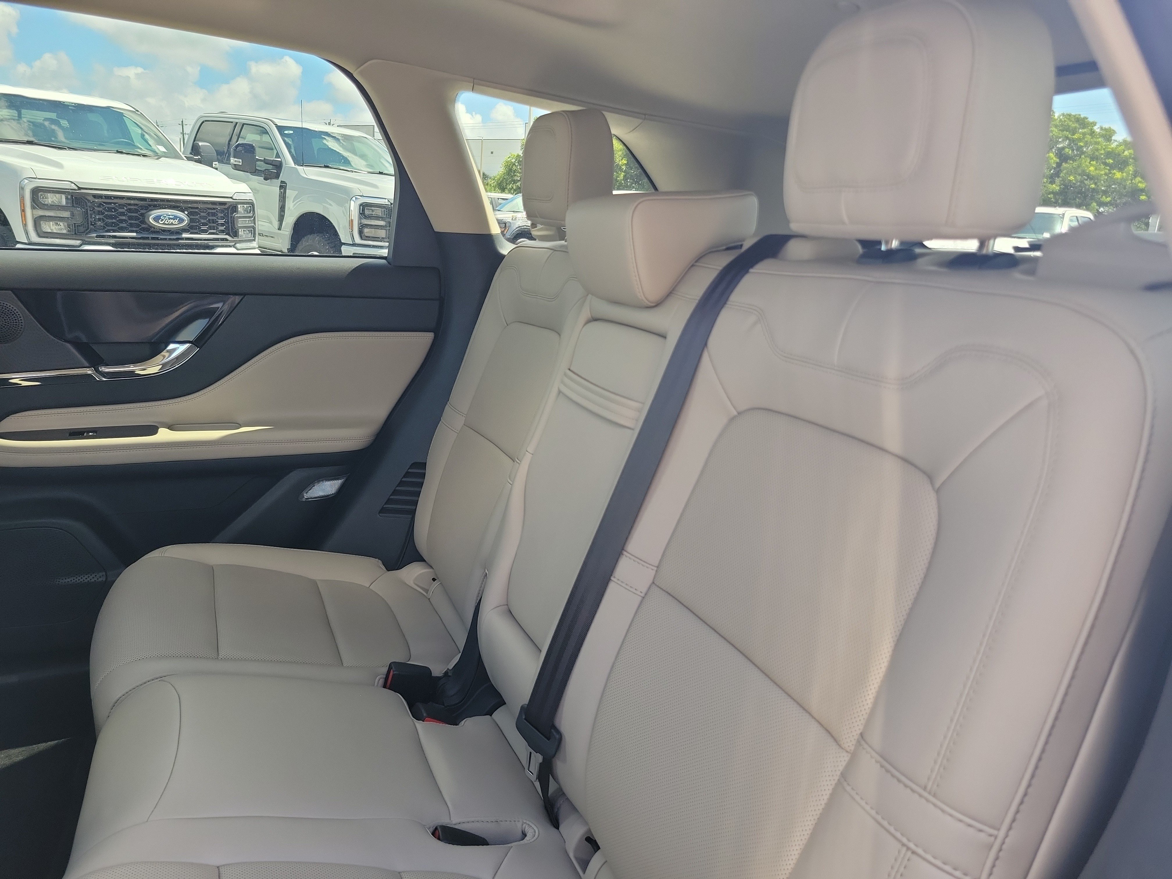 Used 2025 Lincoln Corsair Reserve FWD image 14