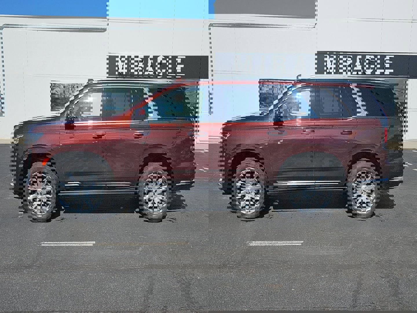 Used 2022 Cadillac Escalade Premium Luxury Platinum w/ Heavy-Duty Trailer Package image 5