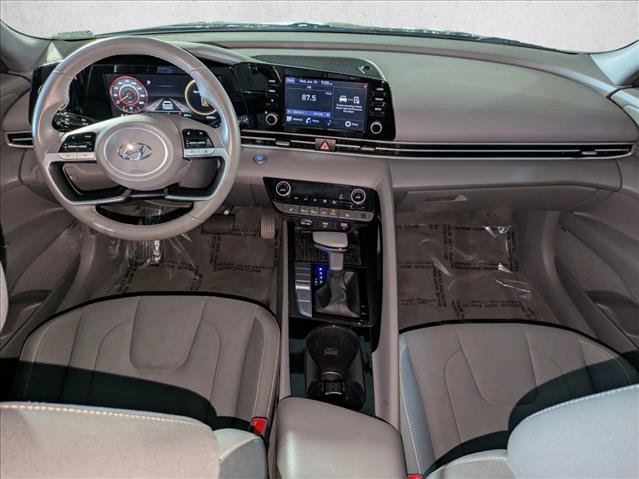 Used 2022 Hyundai Elantra SEL w/ Convenience + Premium Package FWD image 16