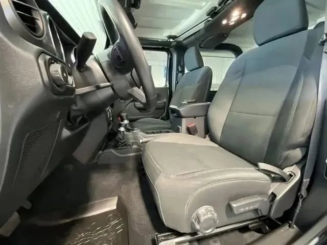 Used 2022 Jeep Wrangler Sport AWD/4WD image 11