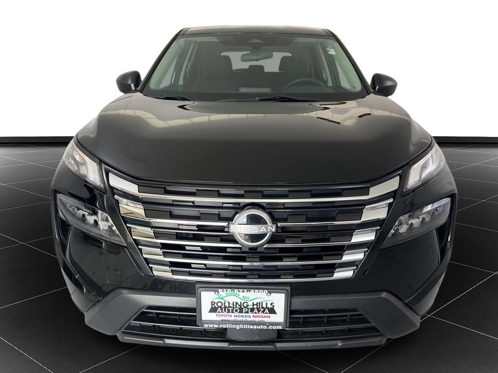 Used 2024 Nissan Rogue S AWD/4WD image 8