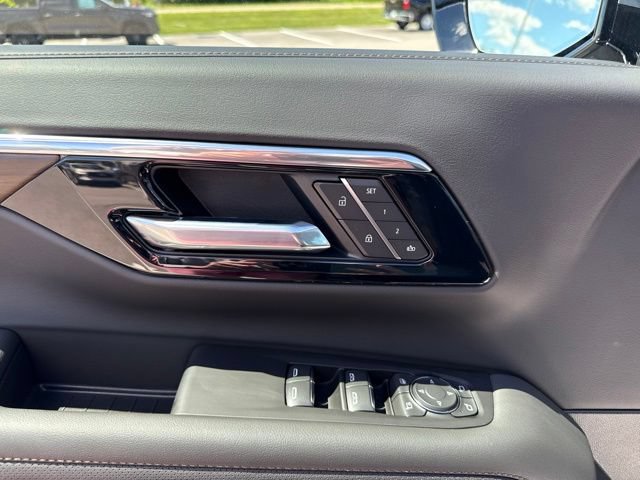 New 2026 Chevrolet Tahoe High Country w/ Sun And Tow Package AWD/4WD image 18