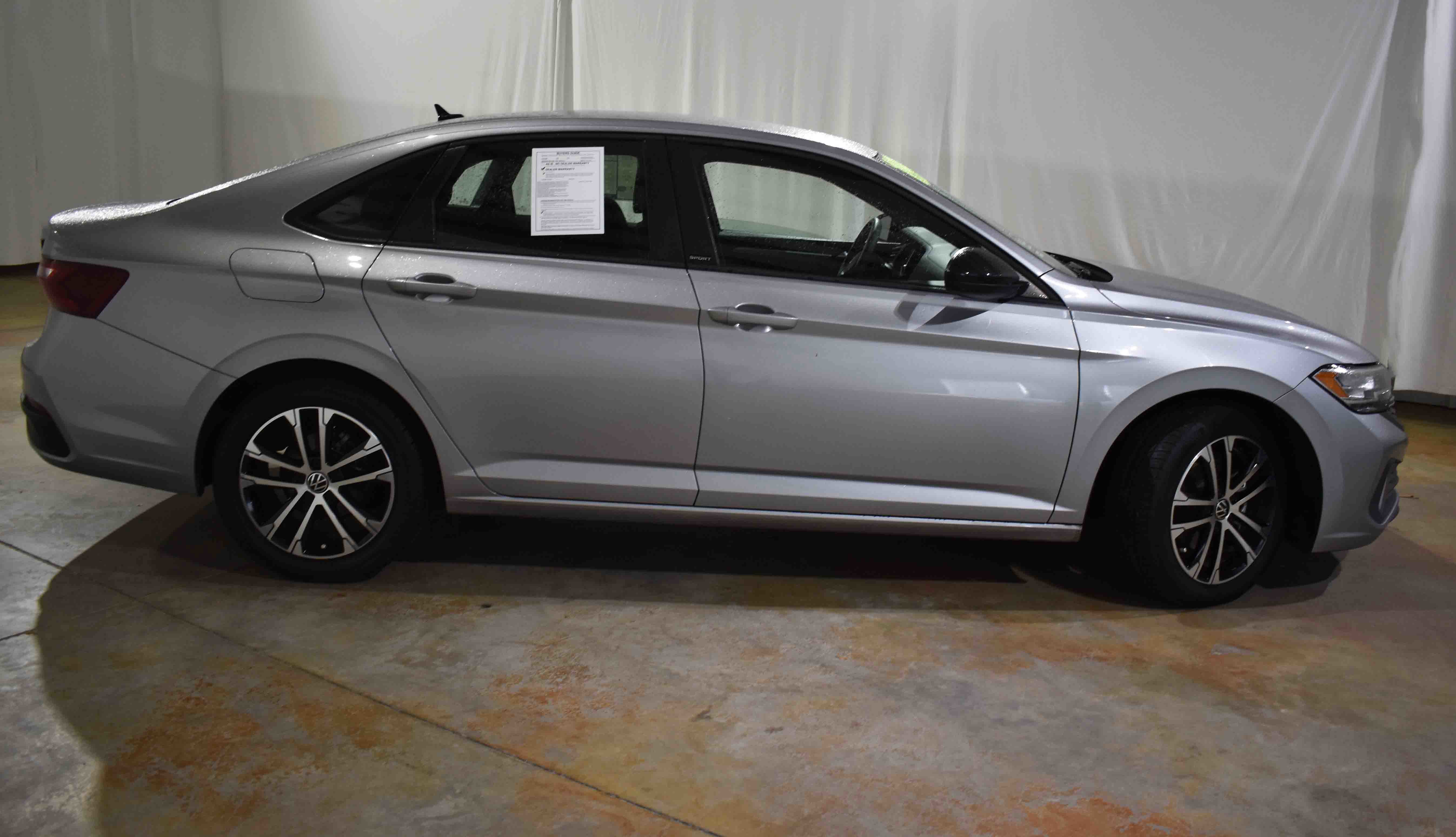 Used 2023 Volkswagen Jetta Sport image 10