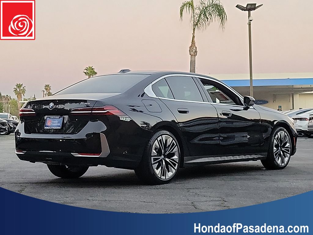 Used 2025 BMW 530i image 2