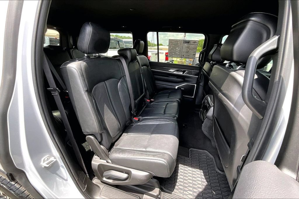 Used 2022 Jeep Wagoneer Series III RWD image 27