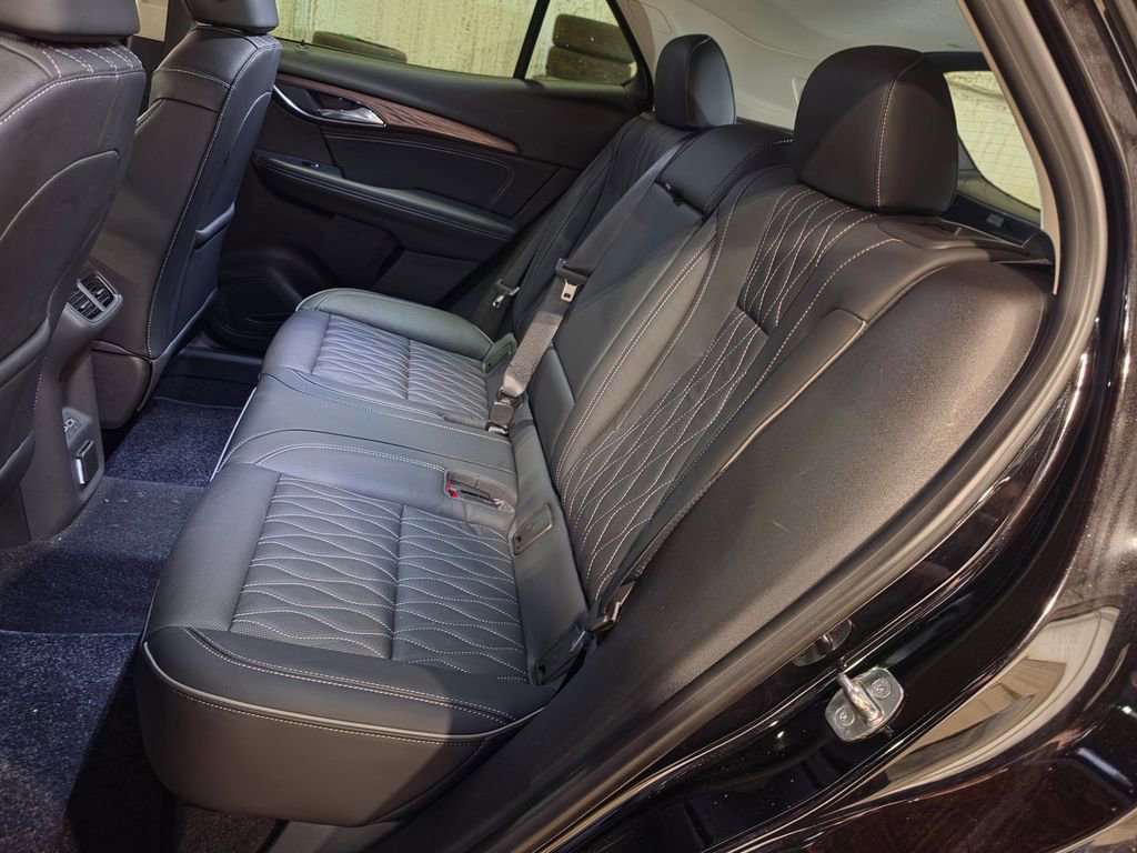 Used 2021 Buick Envision Avenir w/ Technology Package II FWD image 7