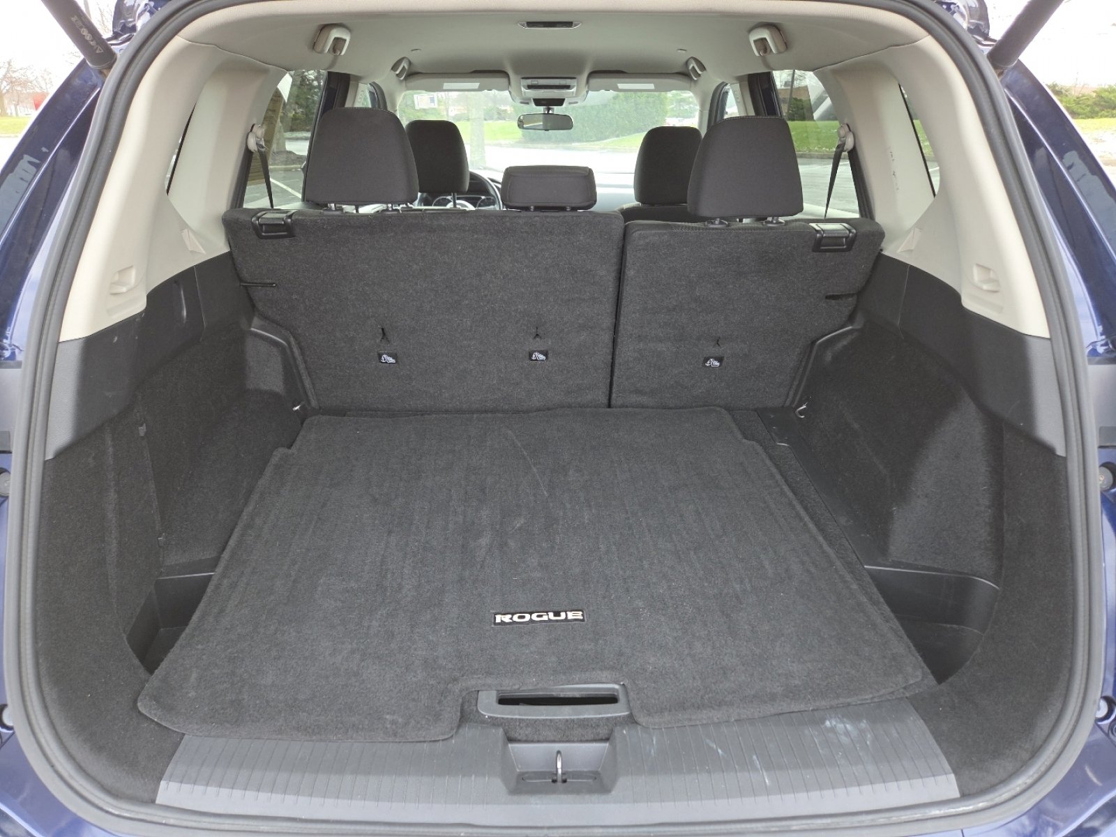 Used 2024 Nissan Rogue SV image 19