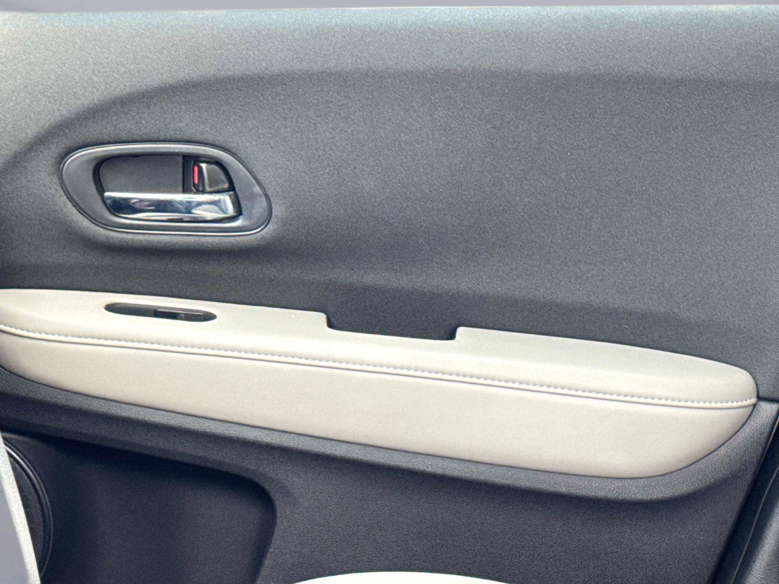 Certified 2022 Honda HR-V LX image 21