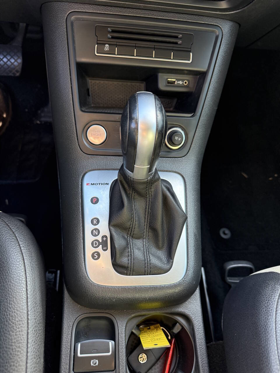 Used 2017 Volkswagen Tiguan S image 21