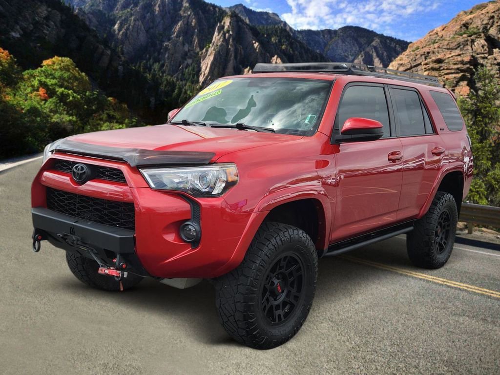 Used 2017 Toyota 4Runner SR5 AWD/4WD image 5
