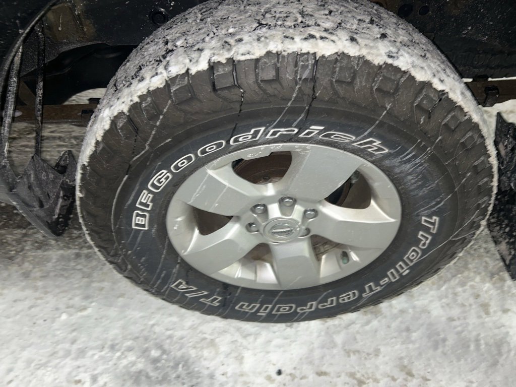 Used 2012 Nissan Frontier SV image 12