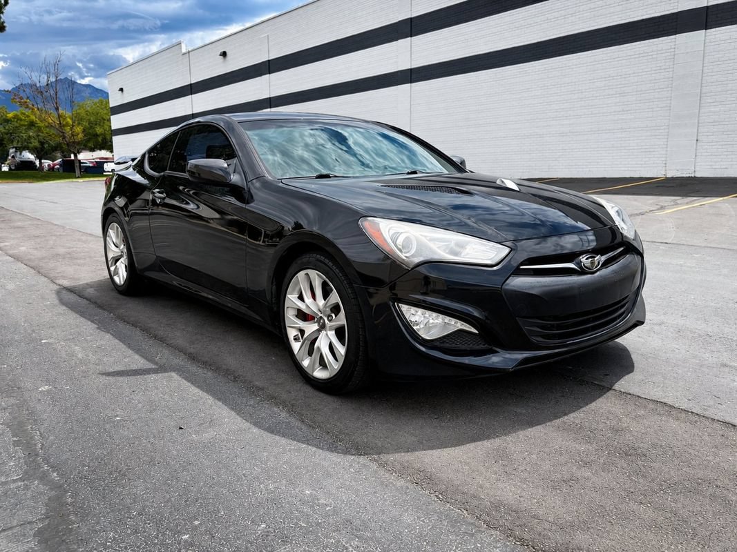 Used 2014 Hyundai Genesis 2.0T RWD image 8
