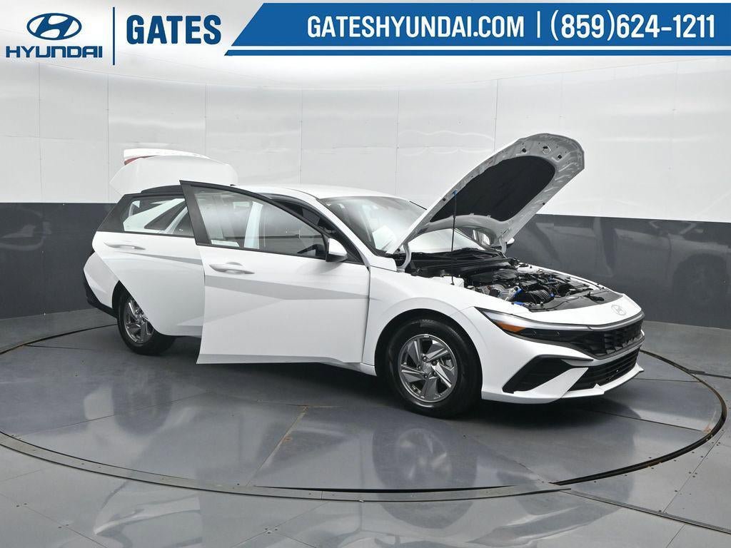 New 2025 Hyundai Elantra SE FWD image 54