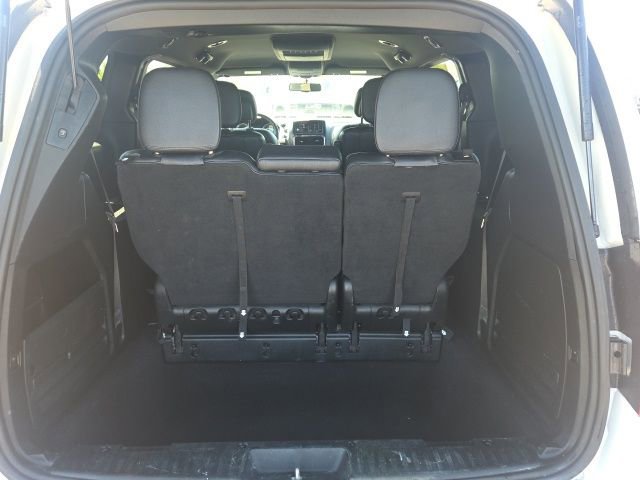 Used 2017 Dodge Grand Caravan SXT w/ Blacktop Package FWD image 11