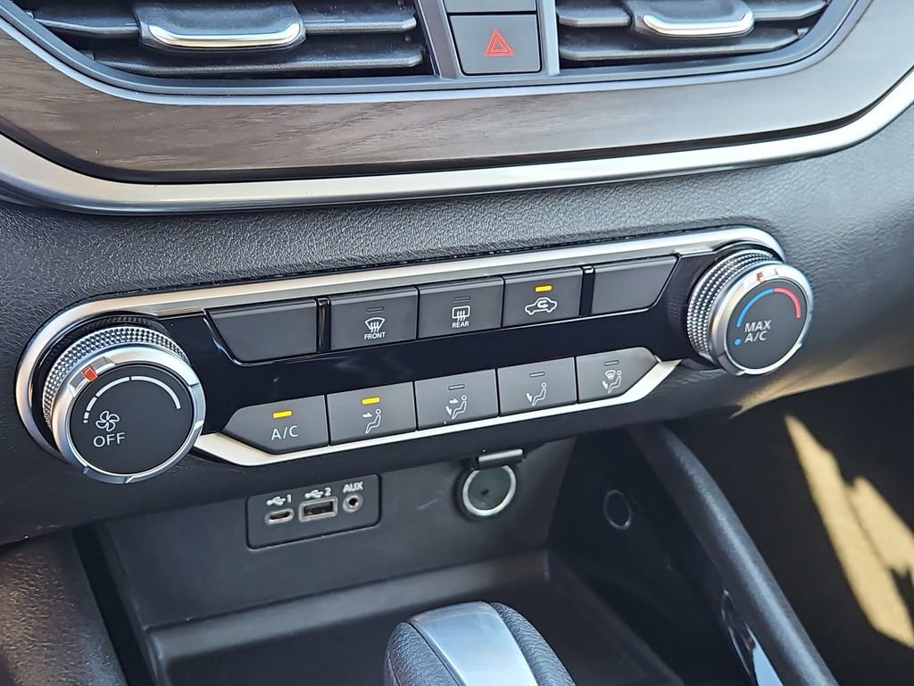 Used 2024 Nissan Altima 2.5 SV image 25