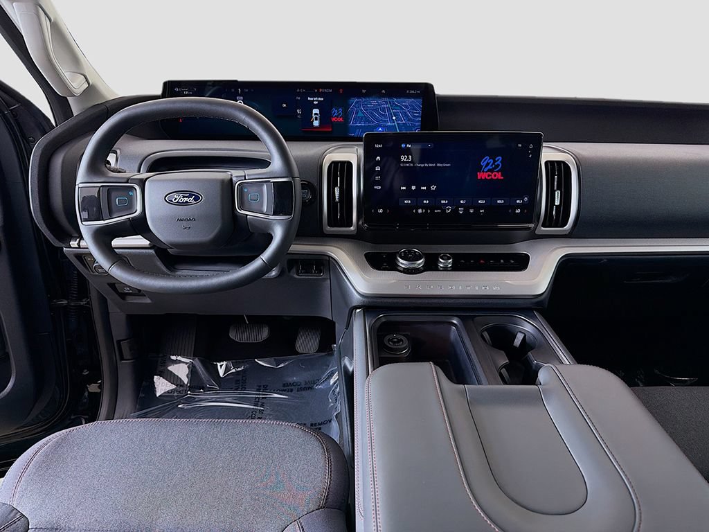 Used 2025 Ford Expedition Active AWD/4WD image 27