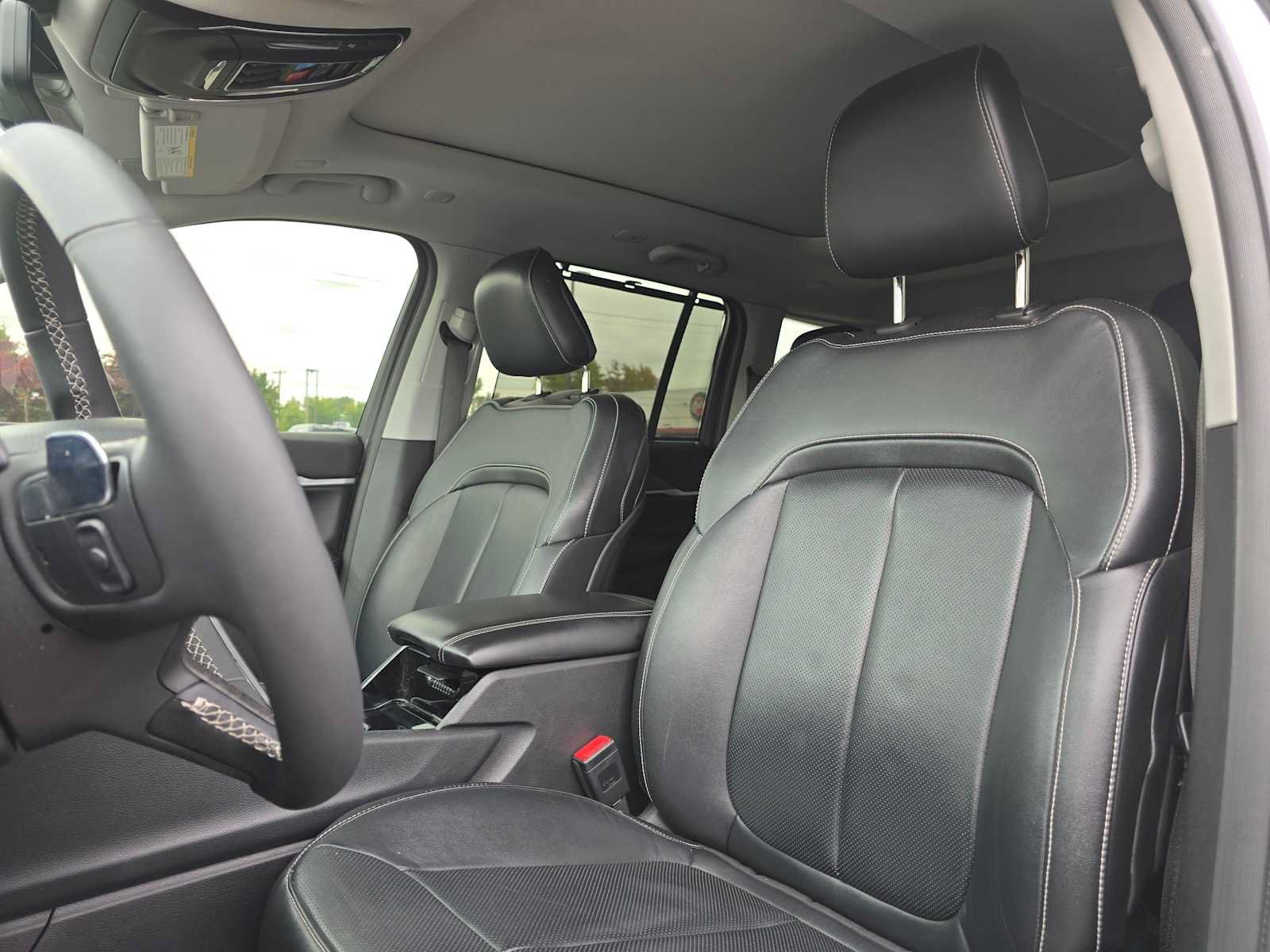Used 2022 Jeep Grand Cherokee Limited 4xe w/ Luxury Tech Group II AWD/4WD image 22