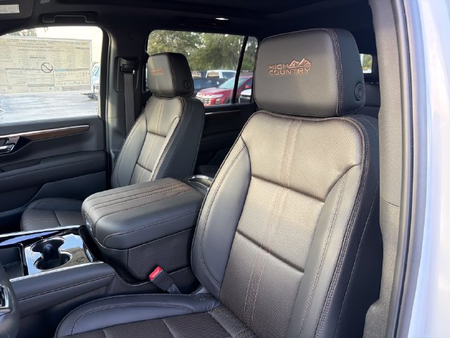 New 2026 Chevrolet Suburban High Country AWD/4WD image 19