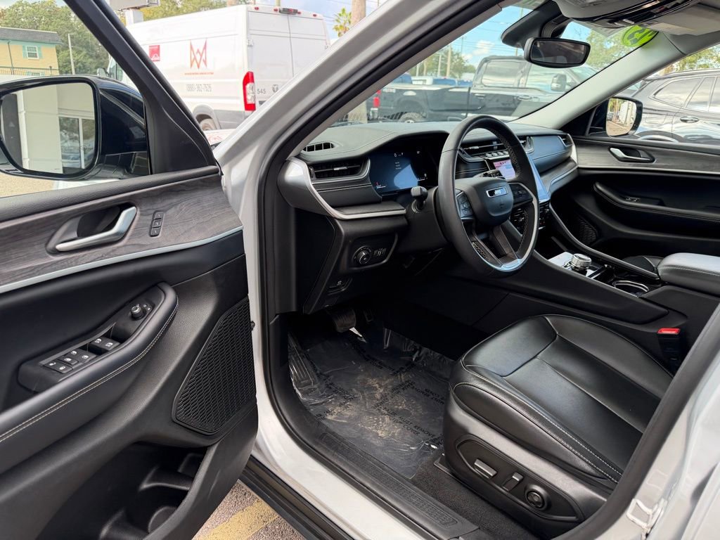 Certified 2023 Jeep Grand Cherokee Limited image 15