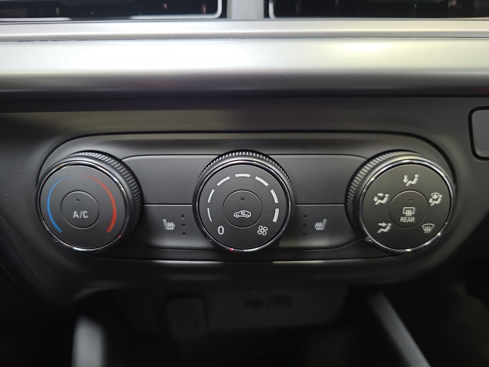 New 2026 Chevrolet Trax LS w/ LS Convenience Package FWD image 30