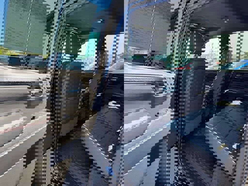 Used 2025 GMC Sierra 1500 AT4X w/ AT4X AEV Edition image 40