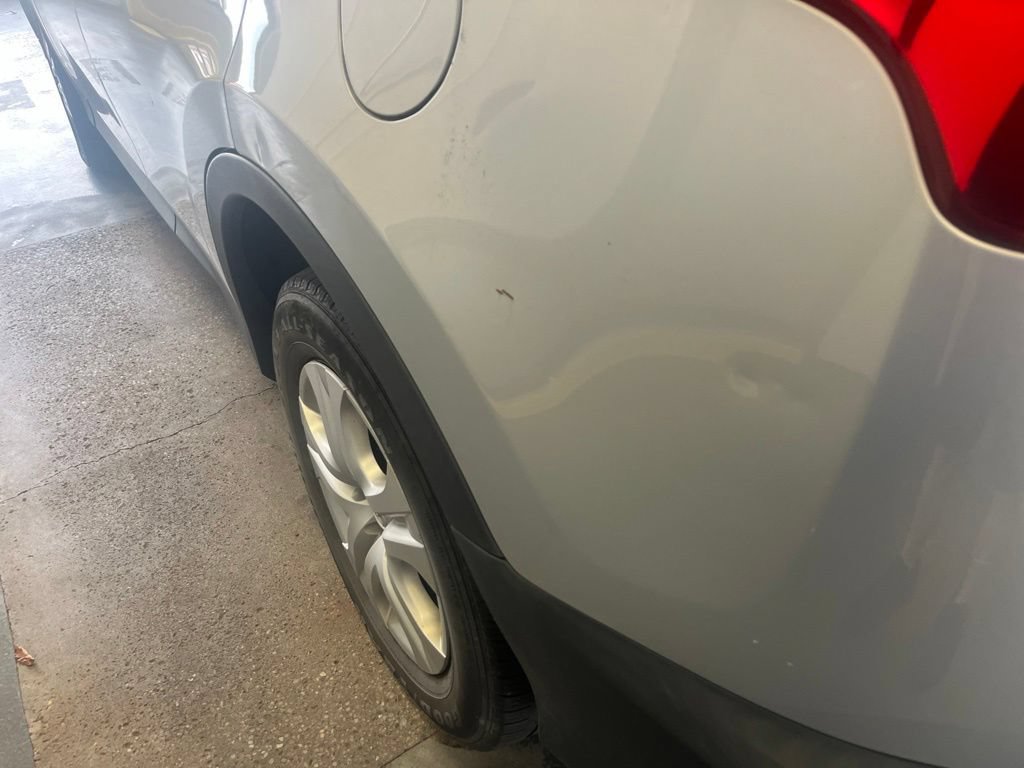 Used 2015 Toyota RAV4 LE AWD/4WD image 7