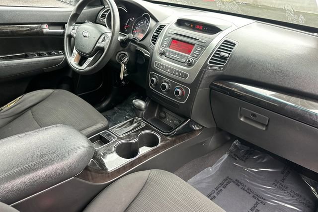 Used 2014 Kia Sorento LX image 16