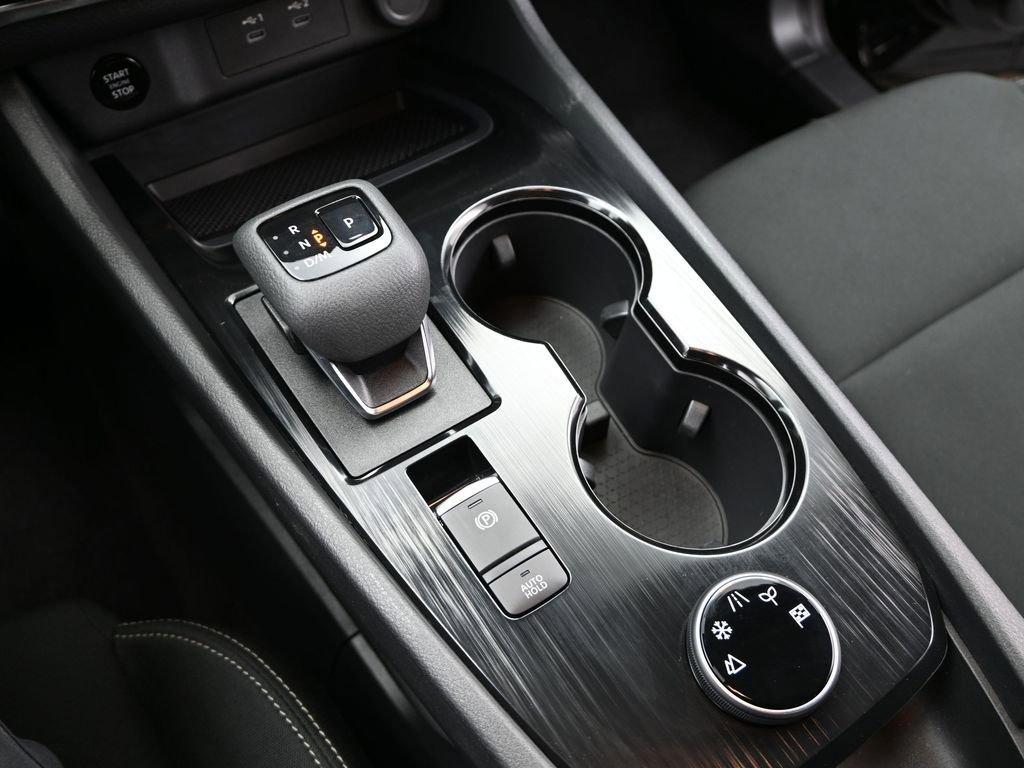 Used 2024 Nissan Rogue S image 21