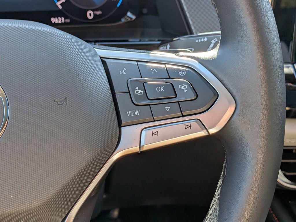 Used 2025 Volkswagen Atlas Peak Edition SE image 17