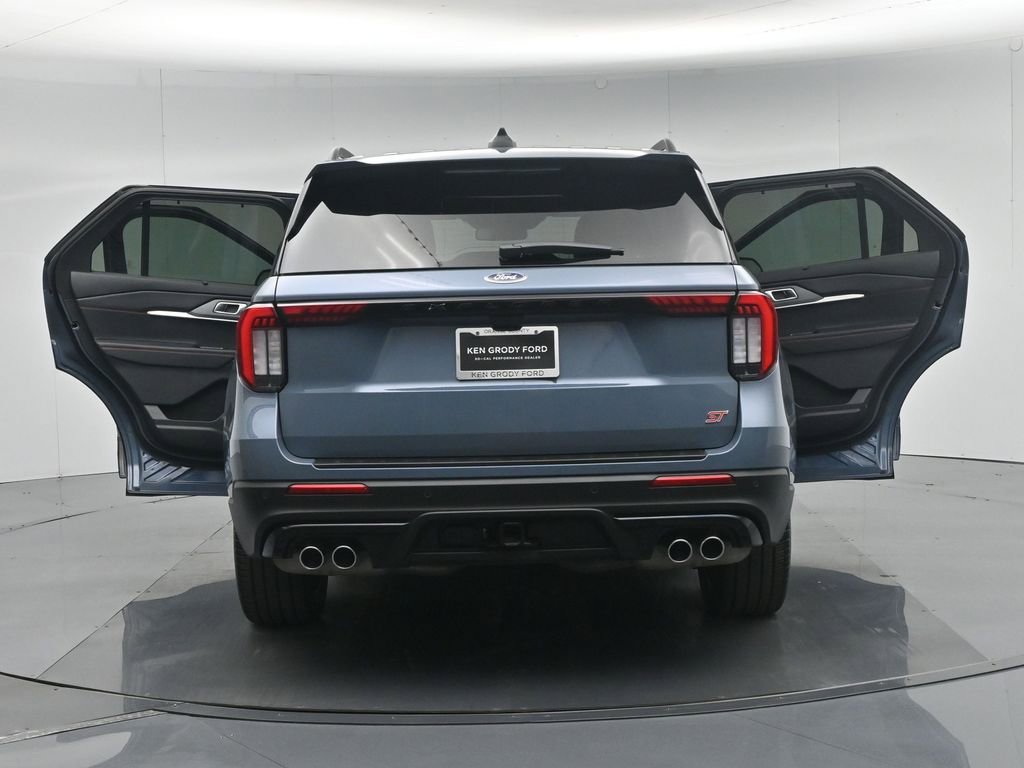 Used 2025 Ford Explorer ST image 36