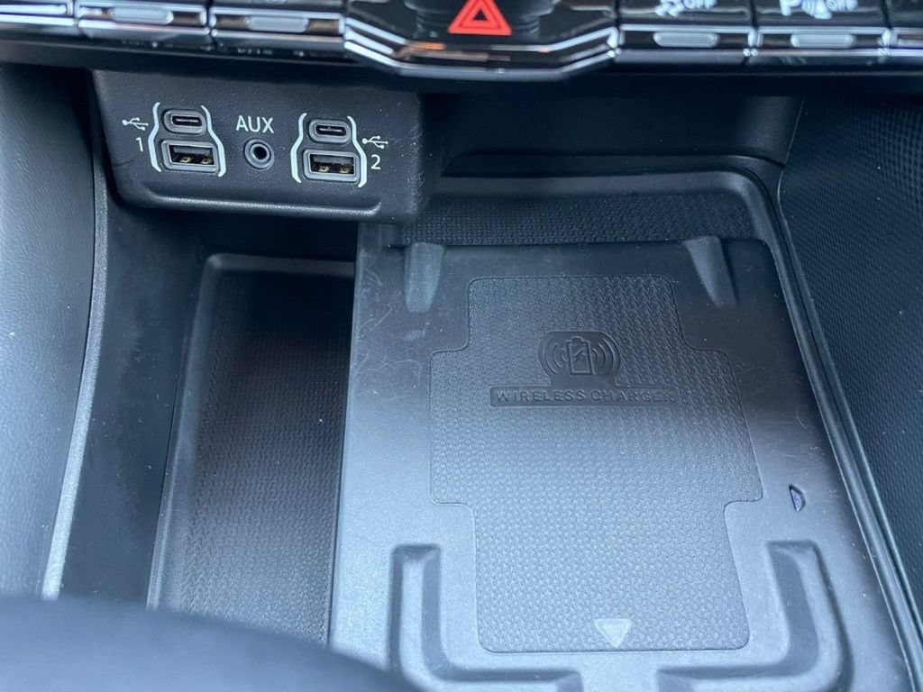 Used 2022 Dodge Durango R/T w/ Blacktop Package AWD/4WD image 39