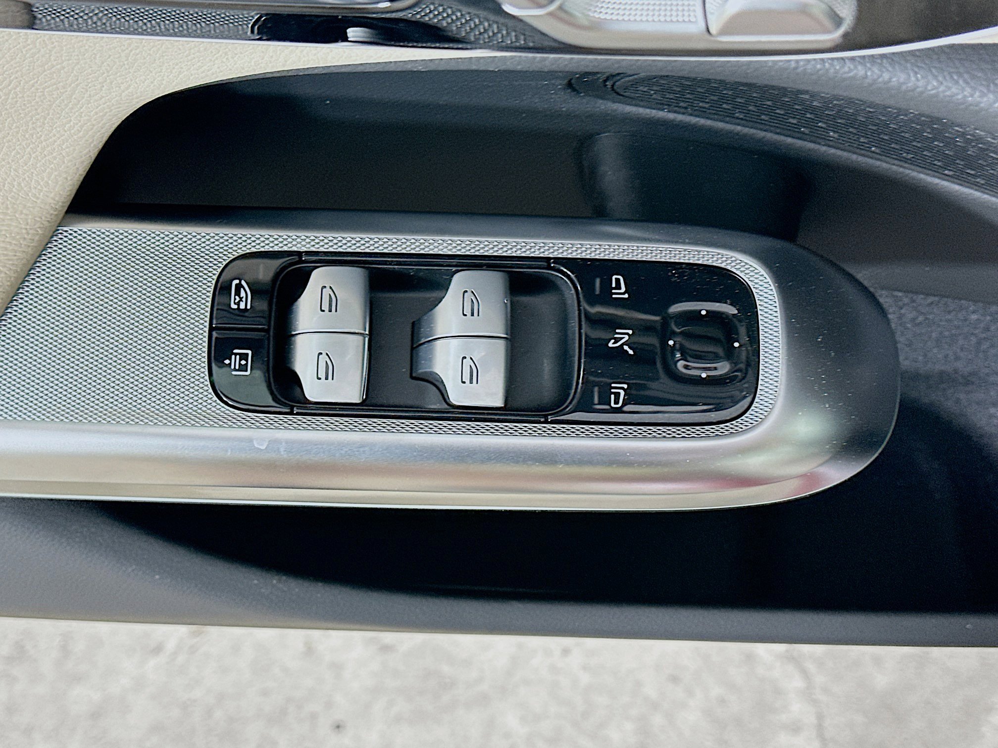 Used 2026 Mercedes-Benz E 350 4MATIC Sedan image 23