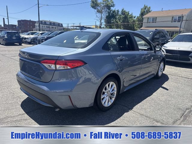 Used 2021 Toyota Corolla LE w/ LE Convenience Package FWD image 8