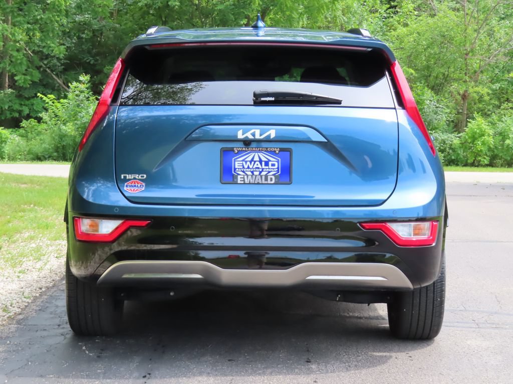 Certified 2024 Kia Niro Wind w/ Wind Preserve Package FWD image 14