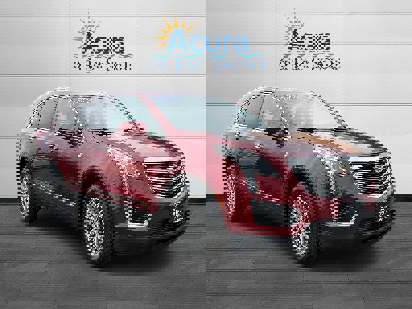 Used 2017 Cadillac XT5 Luxury w/ LPO, Wheel Lock Package image 2