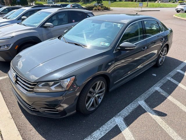 Used 2017 Volkswagen Passat 1.8T R-Line FWD image 3