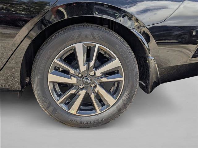 New 2025 Nissan Versa SV w/ Trunk Package FWD image 9