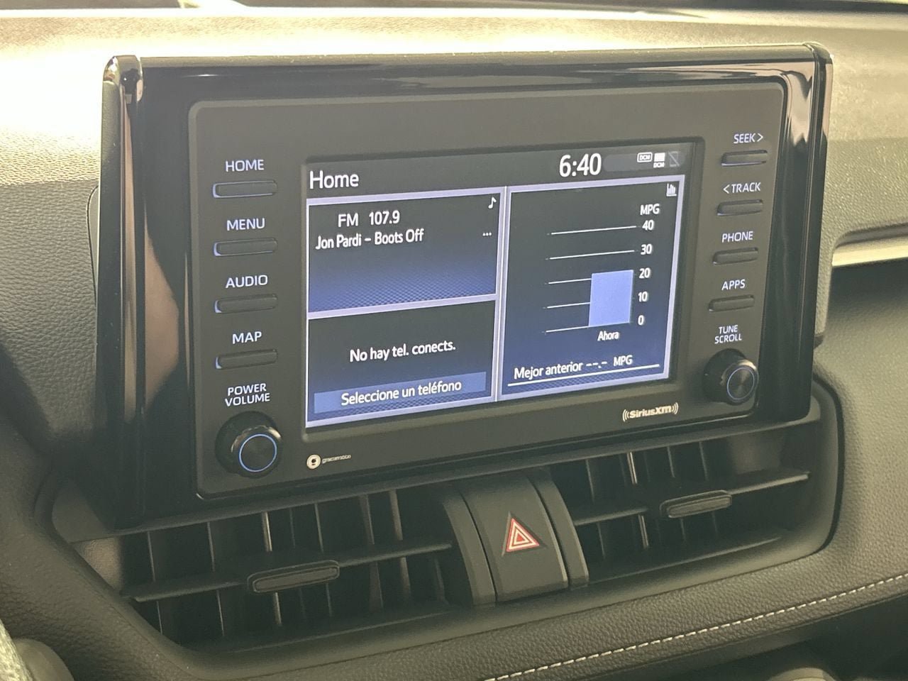 Used 2022 Toyota RAV4 XLE w/ Convenience Package FWD image 17