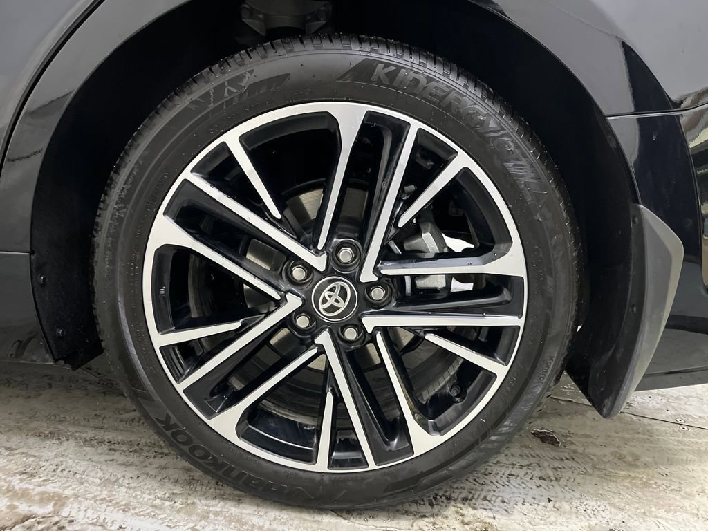 Used 2026 Toyota Camry XLE w/ Premium Plus Package image 16