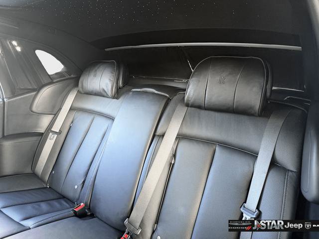 Used 2022 Rolls-Royce Phantom Sedan RWD image 29
