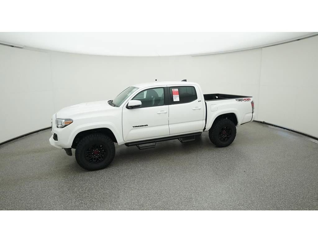 Used 2022 Toyota Tacoma TRD Sport w/ Technology Package AWD/4WD image 2