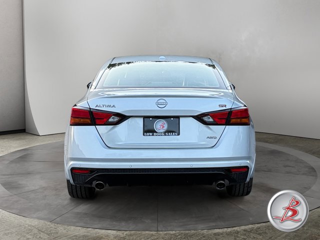 Used 2024 Nissan Altima 2.5 SR w/ SR Premium Package image 6