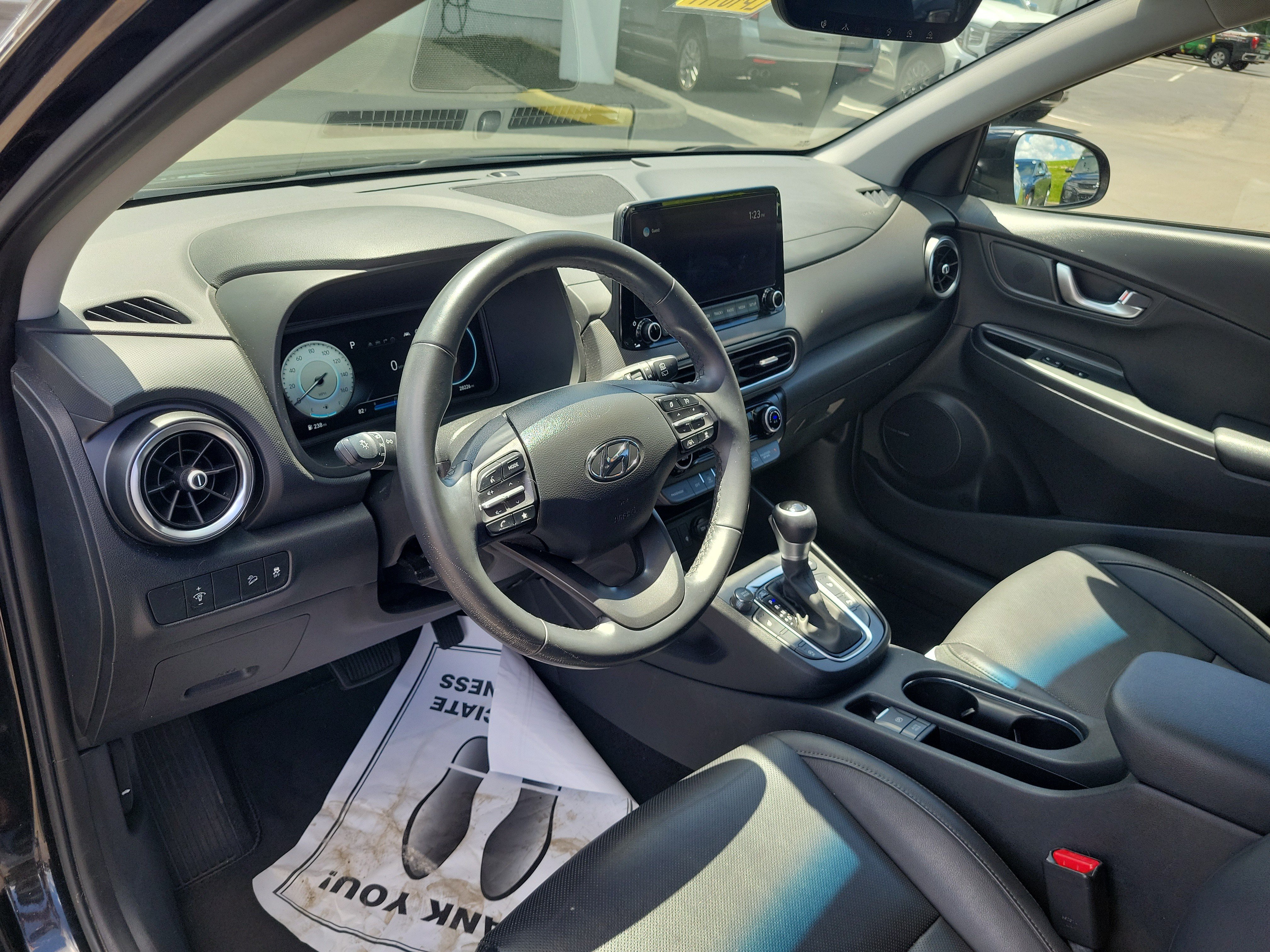 Used 2022 Hyundai Kona Limited AWD/4WD image 17